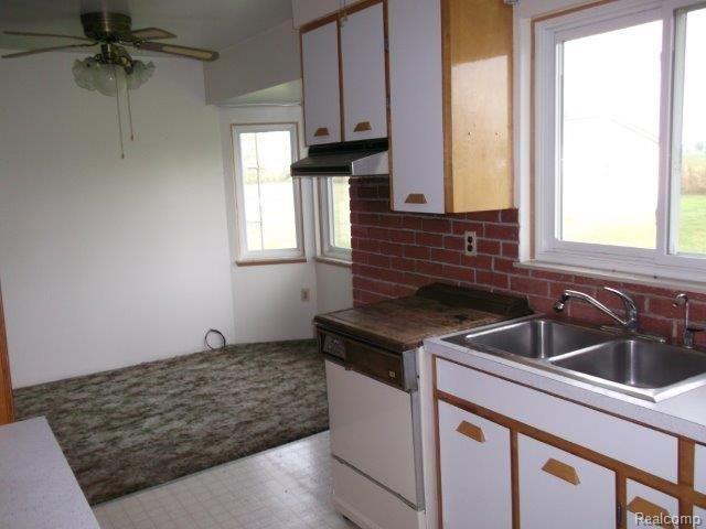 15040 Imlay City Road Capac, MI 48014 - Photo 3 of 12 DSCF8500.jpg