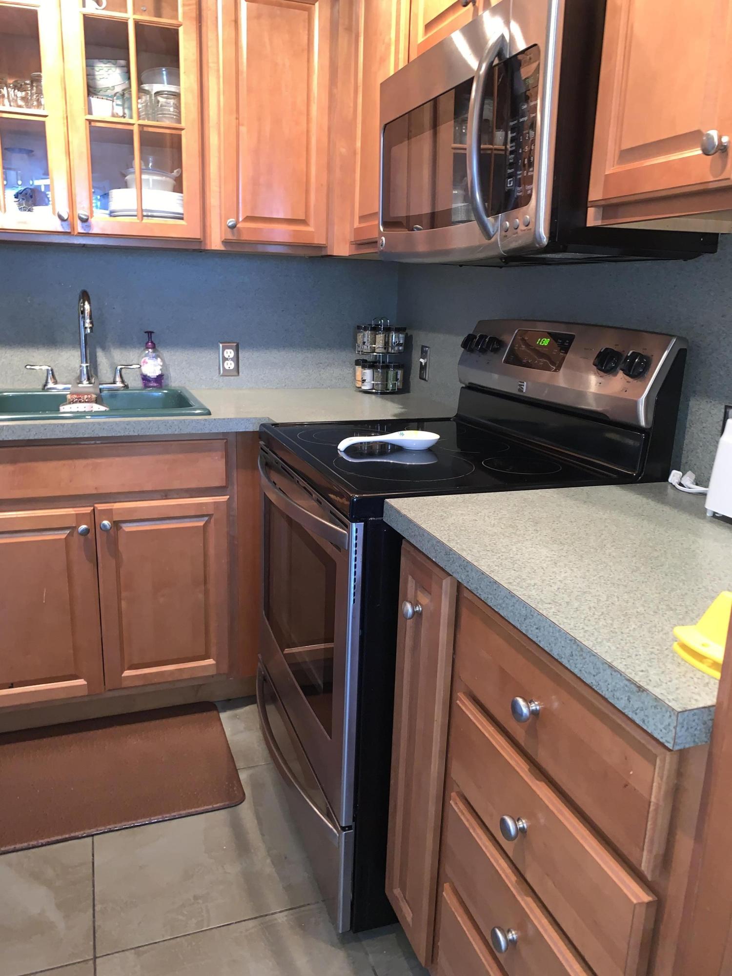 241 Preston F Boca Raton, FL 33434 - Photo 2 of 20 IMG_0808