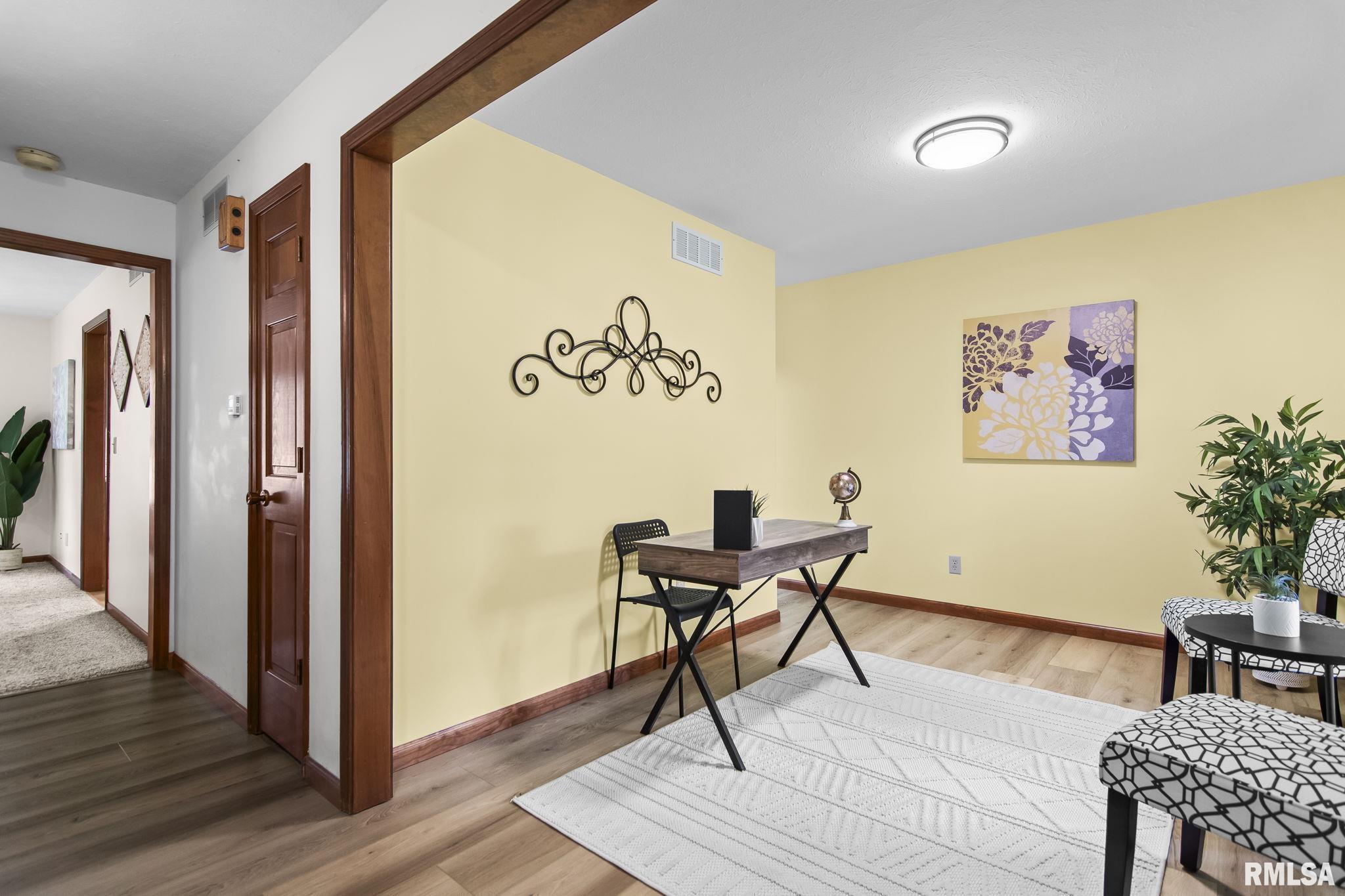 3012 Red Bud Lane Springfield, IL 62712 - Photo 25 of 52 Gallery Image 25