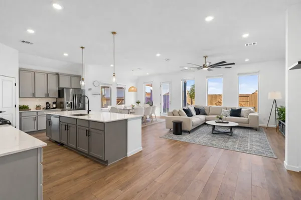 $3,200 | 2331 Peach Oak Crossing, Manvel, TX 77578