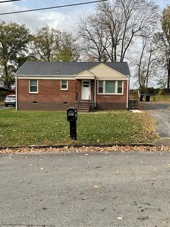 $1,400 | 1818 Sunset Avenue, Columbia, TN 38401
