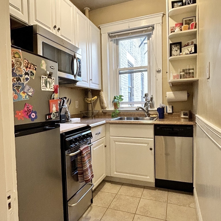 1572 Commonwealth Avenue, Unit 3 Boston, MA 02135 - Photo 2 of 6