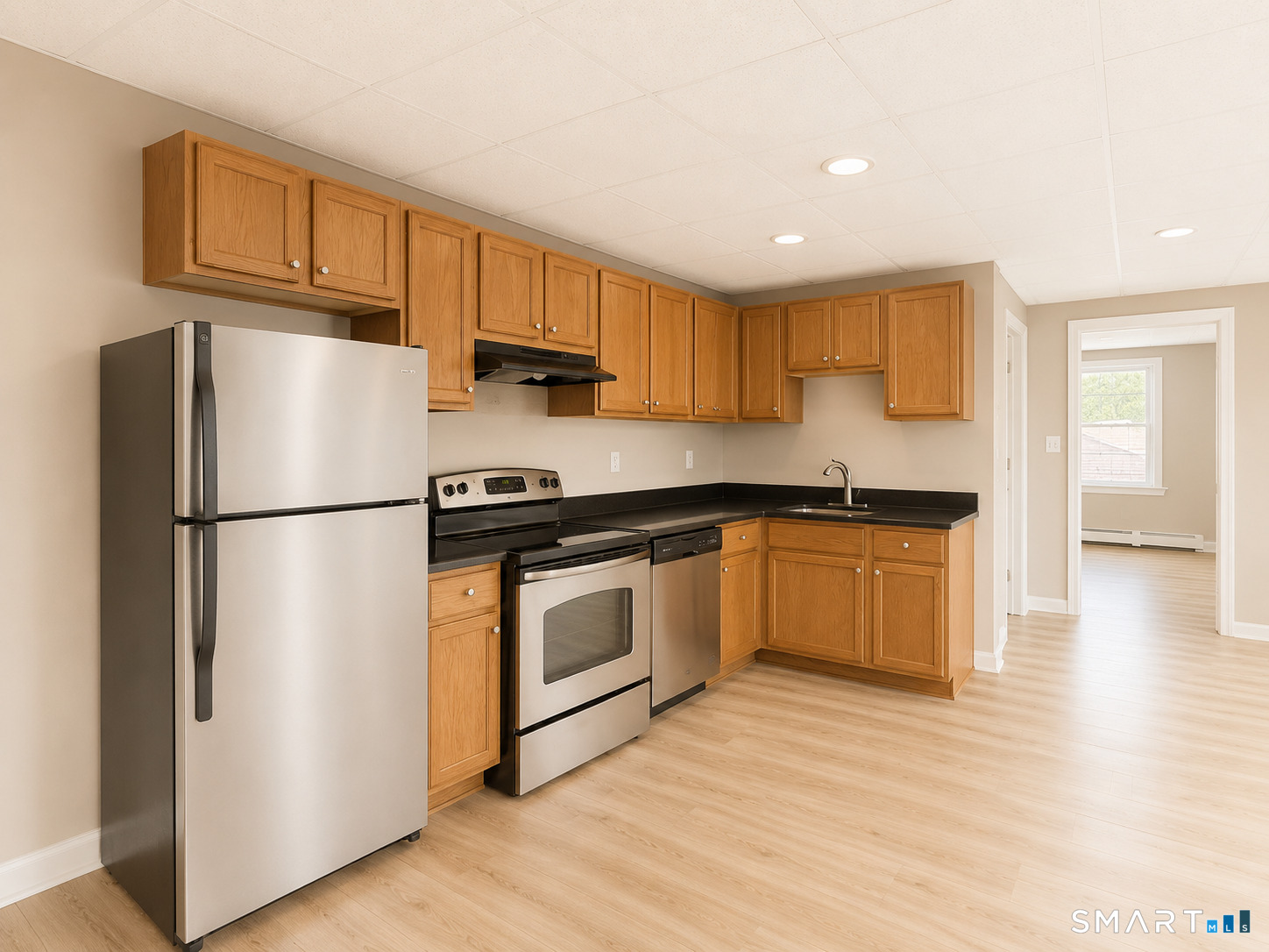 82 Main Street East Hampton, CT 06424 - Photo 5 of 34