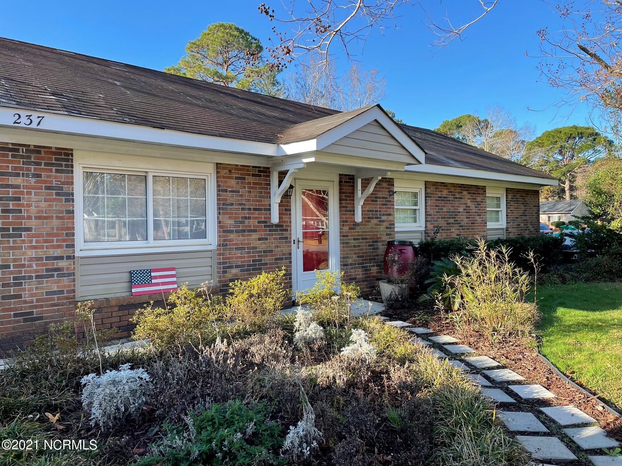 237 Brighton Road Wilmington, NC 28409 - Photo 2 of 16 1