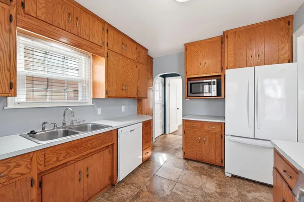 $309,000 | 930 Hawthorne Avenue East, St. Paul, MN 55106