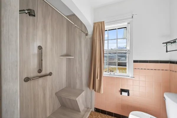 $309,000 | 930 Hawthorne Avenue East, St. Paul, MN 55106