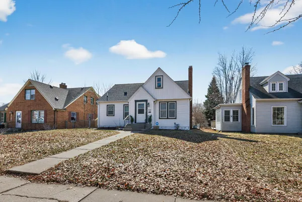 $309,000 | 930 Hawthorne Avenue East, St. Paul, MN 55106