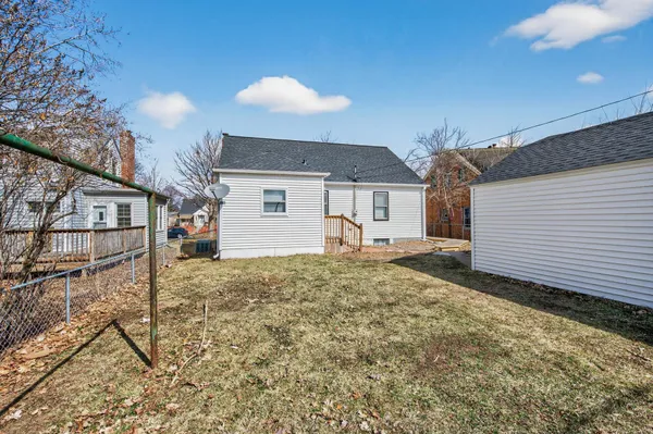 $309,000 | 930 Hawthorne Avenue East, St. Paul, MN 55106