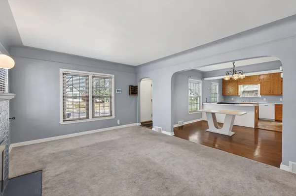 $309,000 | 930 Hawthorne Avenue East, St. Paul, MN 55106