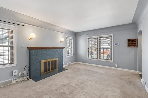 $309,000 | 930 Hawthorne Avenue East, St. Paul, MN 55106