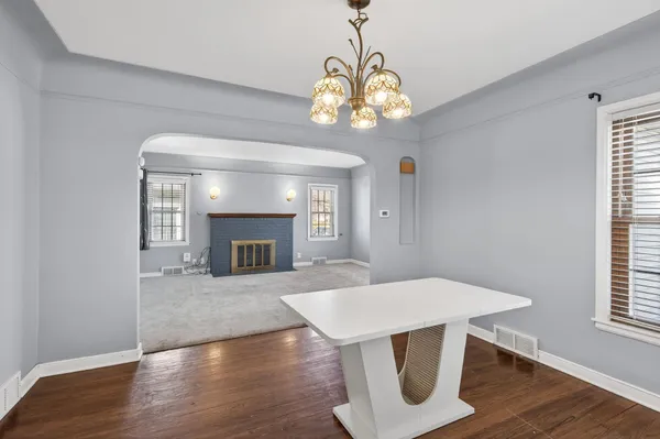 $309,000 | 930 Hawthorne Avenue East, St. Paul, MN 55106