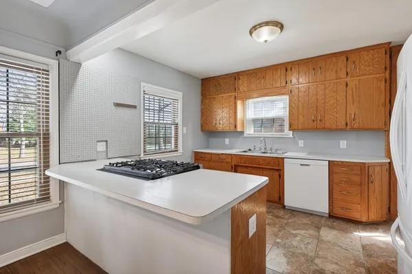 $309,000 | 930 Hawthorne Avenue East, St. Paul, MN 55106