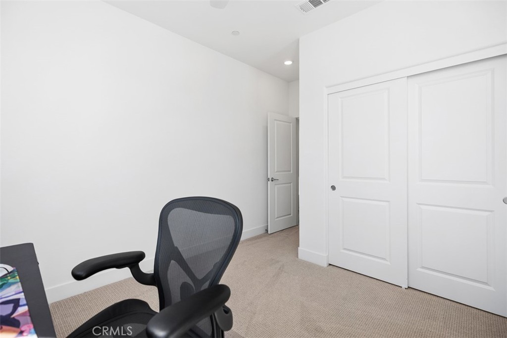 218 Sora Irvine, CA 92618 - Photo 33 of 65 a close view of a chair and table in a room