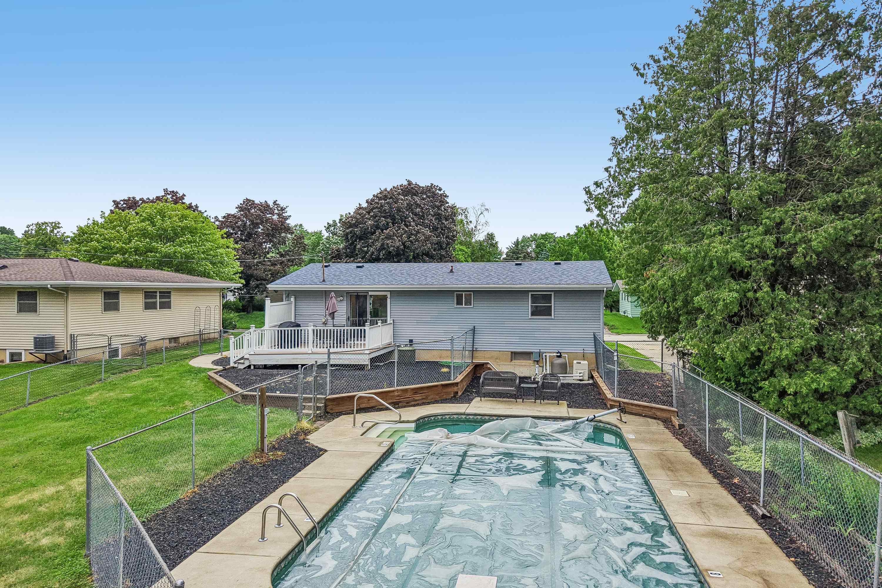 809 West Street Stoughton, WI 53589 - Photo 35 of 48