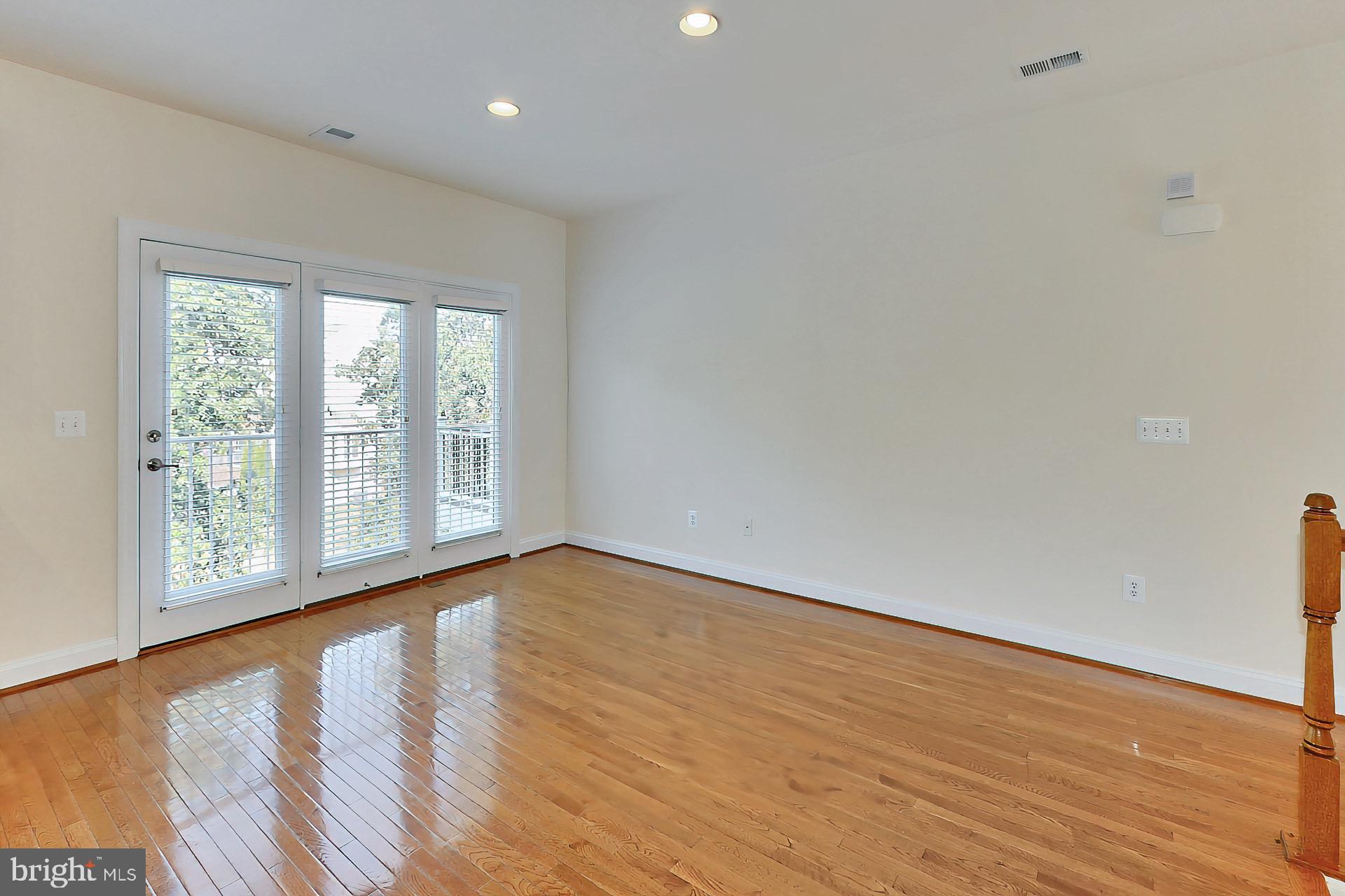 22219 Falling Terrace Ashburn, VA 20148 - Photo 13 of 45