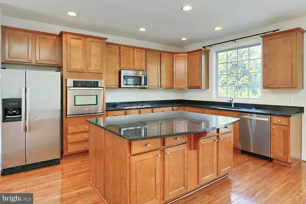 $3,550 | 22219 Falling Terrace, Ashburn, VA 20148