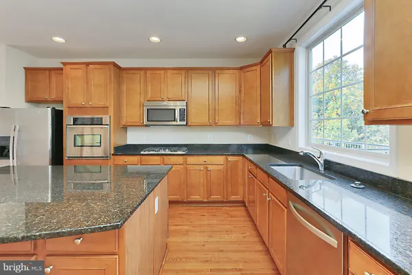 $3,550 | 22219 Falling Terrace, Ashburn, VA 20148