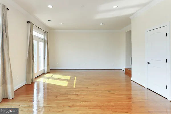 $3,550 | 22219 Falling Terrace, Ashburn, VA 20148