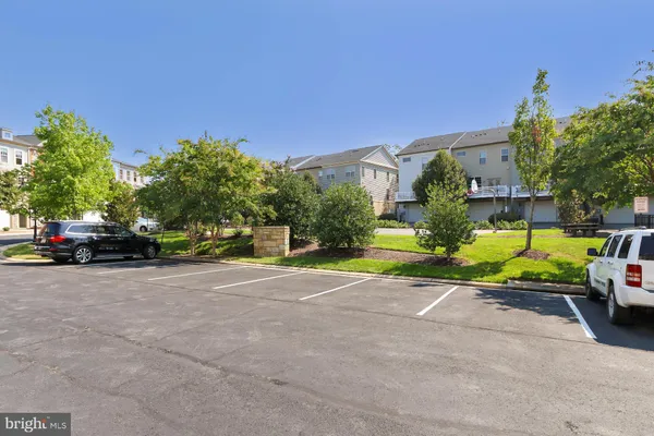 $3,550 | 22219 Falling Terrace, Ashburn, VA 20148