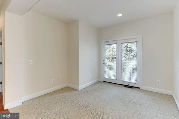 $3,550 | 22219 Falling Terrace, Ashburn, VA 20148