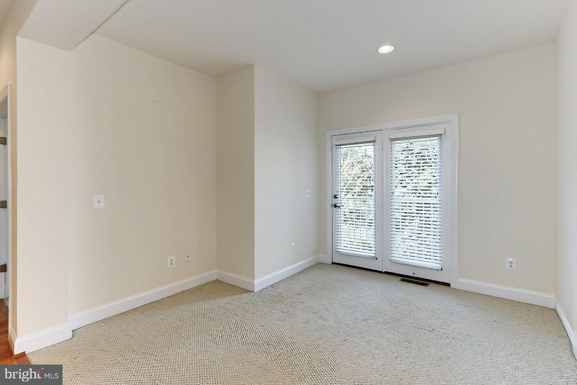 22219 Falling Terrace Ashburn, VA 20148 - Photo 6 of 45