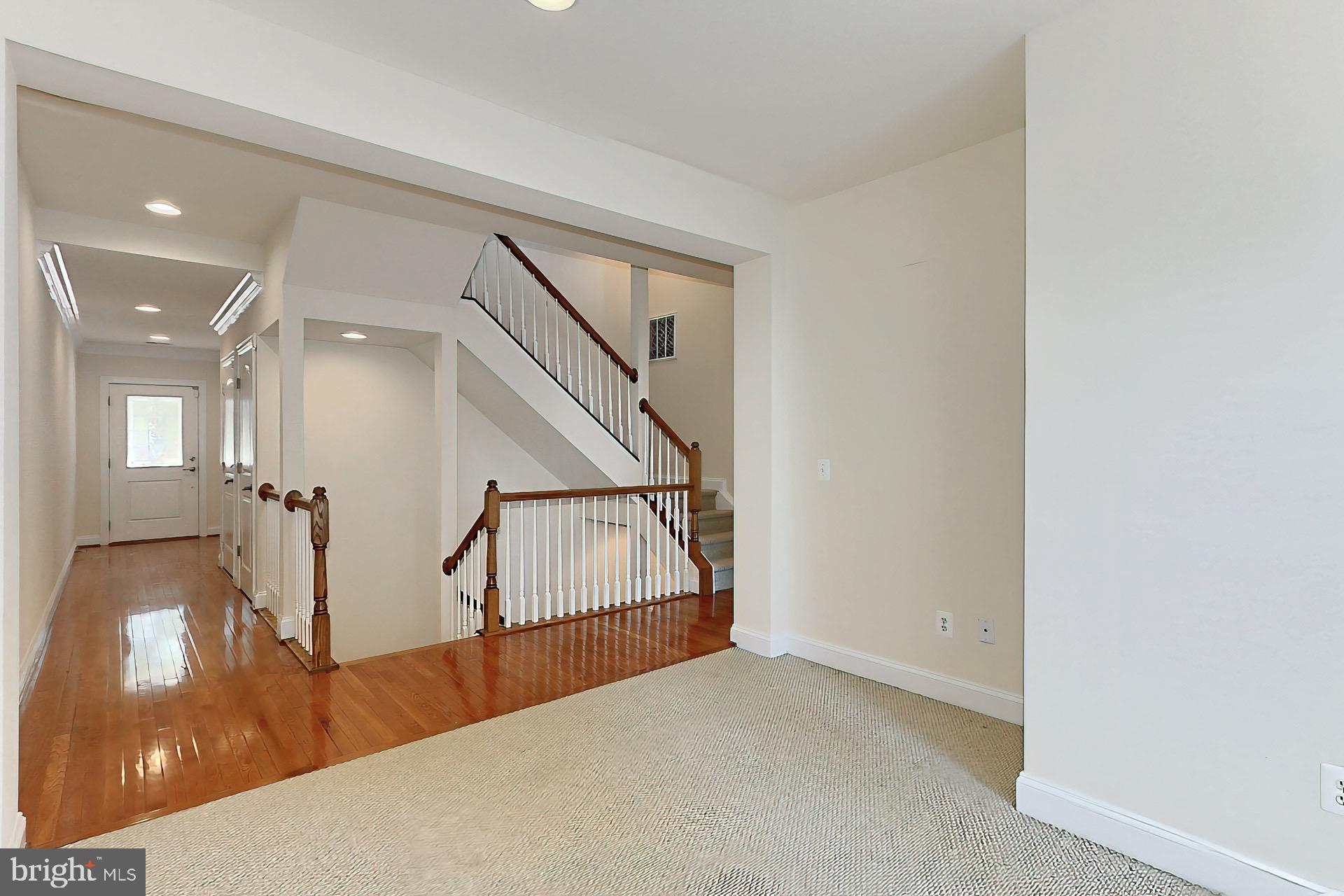 22219 Falling Terrace Ashburn, VA 20148 - Photo 7 of 45