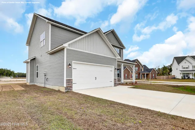 $370,900 | 913 Wild Azalea Way, Hubert, NC 28539