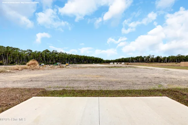 $370,900 | 913 Wild Azalea Way, Hubert, NC 28539