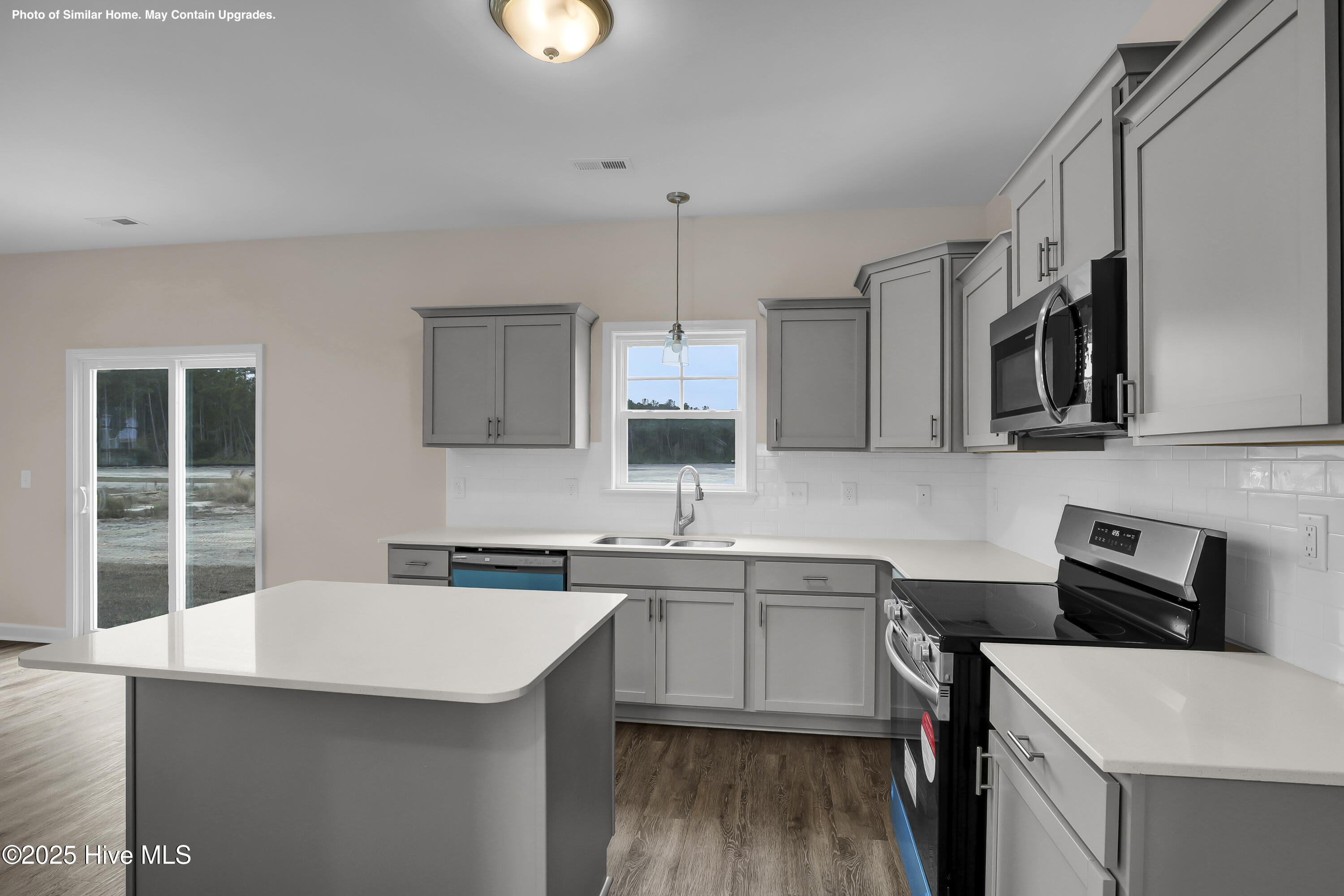 913 Wild Azalea Way Hubert, NC 28539 - Photo 8 of 29 6G8A9864