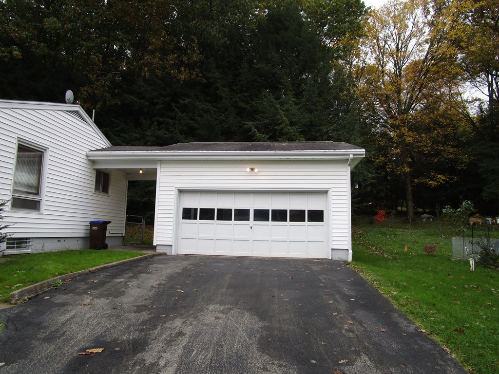 318 Gurney Road Franklin, PA 16323 - Photo 2 of 19 Gallery Image 2