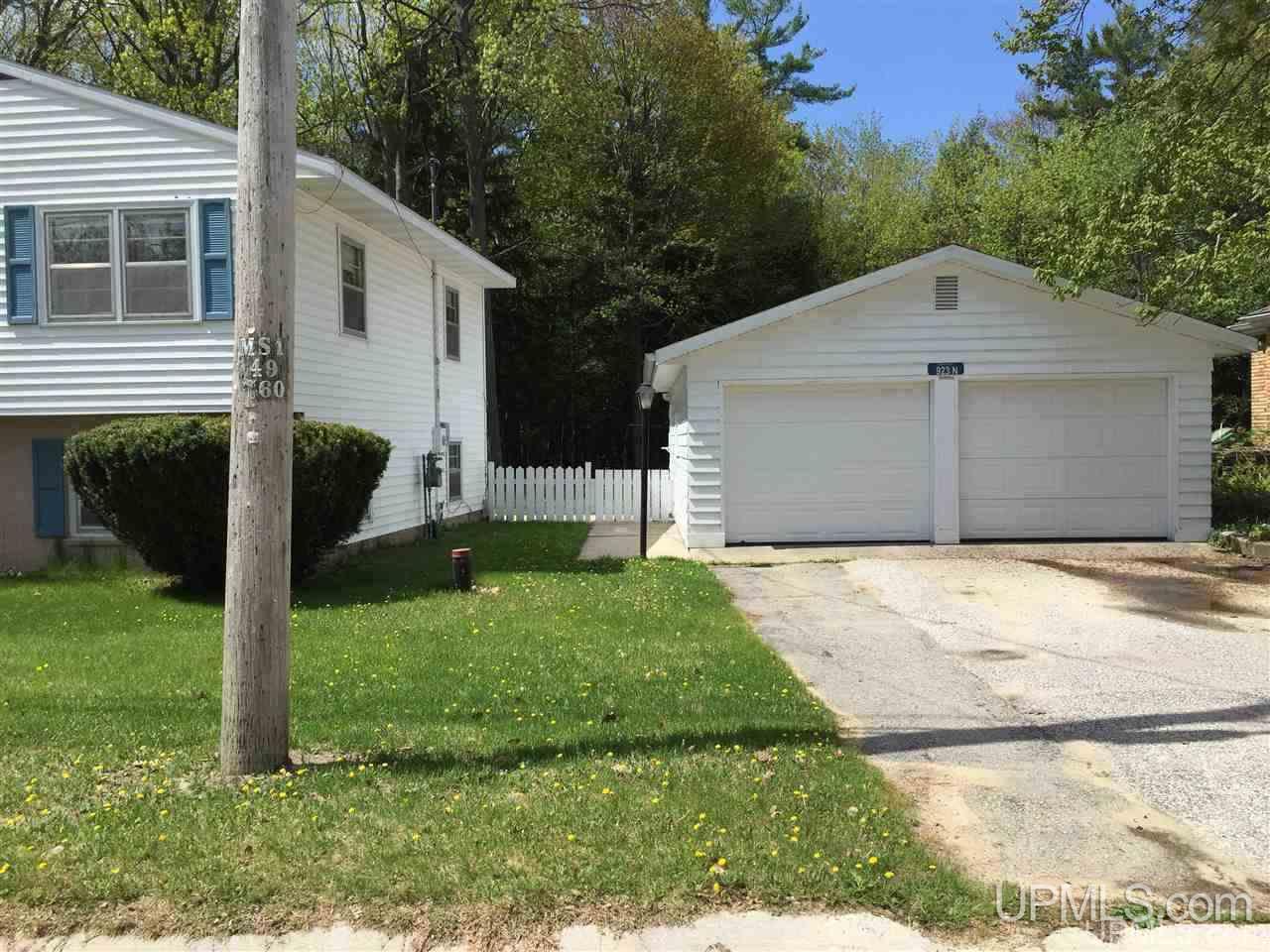 923 North Co Road Manistique, MI 49854 - Photo 2 of 8