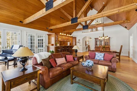 $2,195,000 | 61 Airpark Drive, East Falmouth, MA 02536