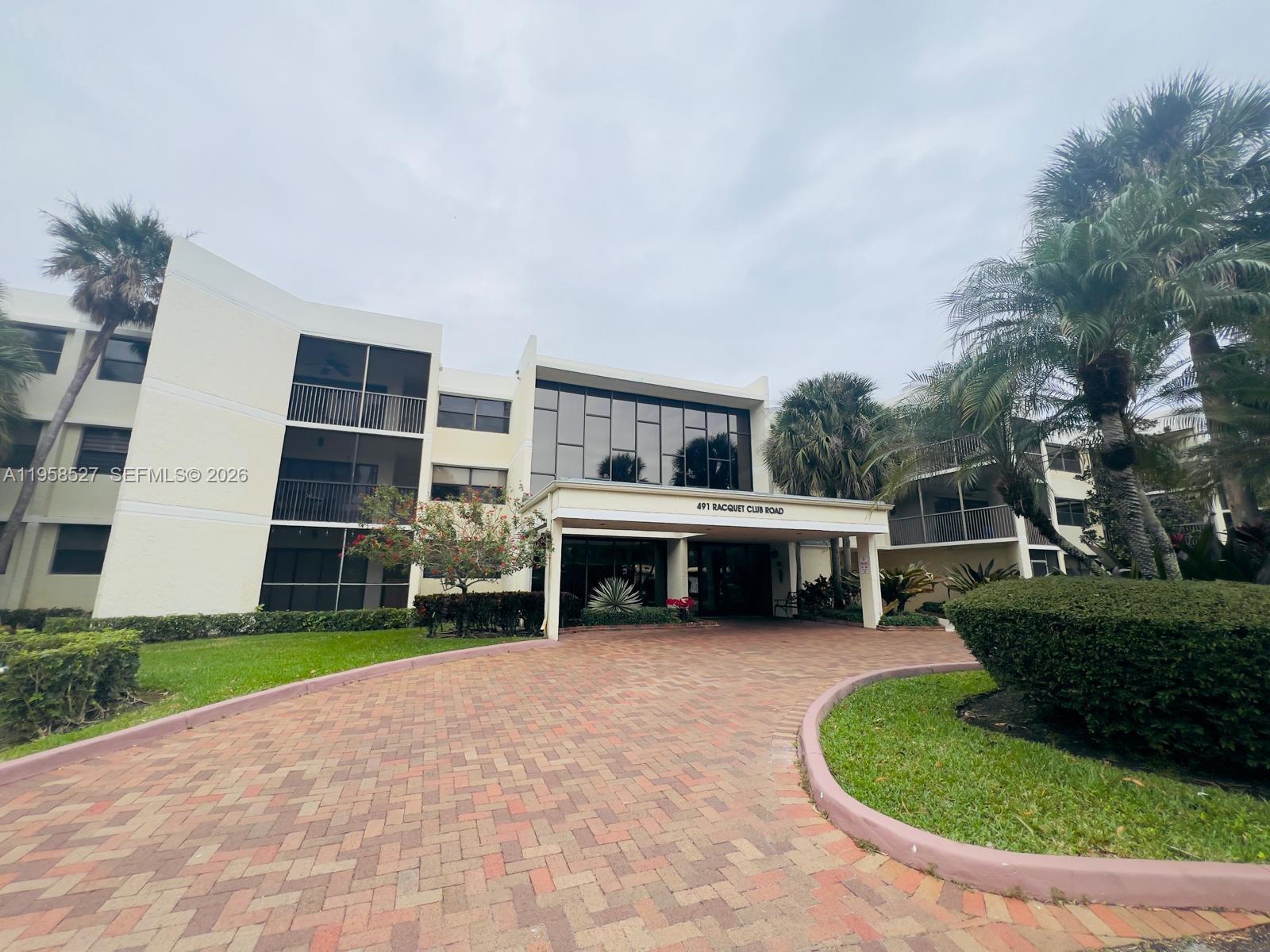 491 Racquet Club Road, Unit 211 Weston, FL 33326 - Photo 4 of 10