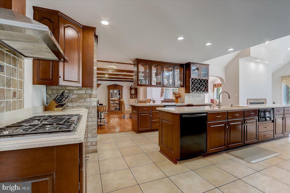 1754 Gablehammer Road Westminster, MD 21157 - Photo 10 of 91 Kitchen w/ Gas Cooktop and Range/Hood