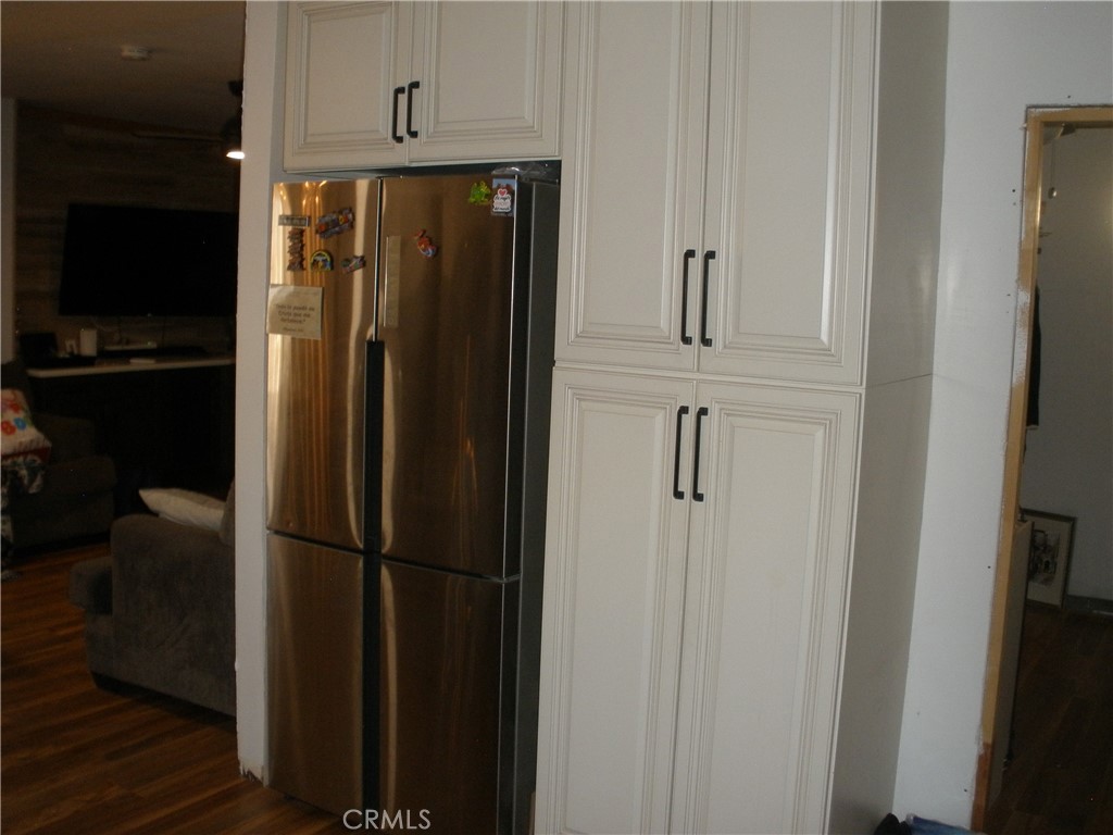 39036 Sage Road Lucerne Valley, CA 92356 - Photo 27 of 41 a view of cupboard