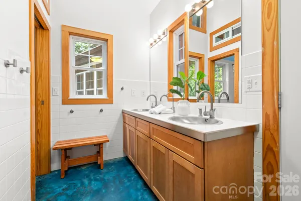 $1,900,000 | 108 Lakewood Drive, Asheville, NC 28803