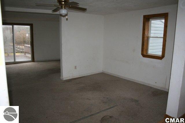 6135 South West County Line Road Blanchard, MI 49310 - Photo 11 of 25 1766680-10.JPG