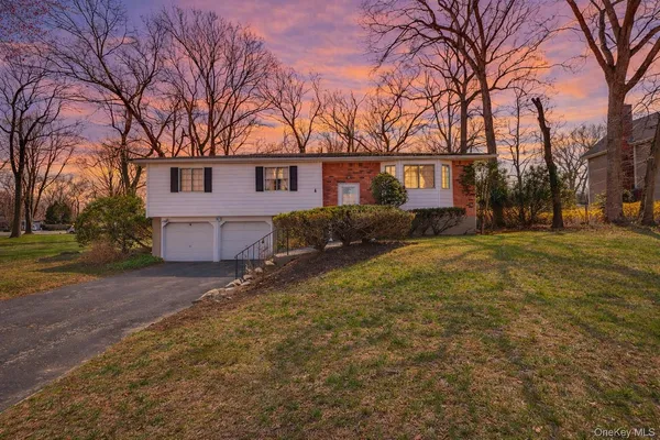 $624,900 | 17 Peacock Lane, Commack, NY 11725