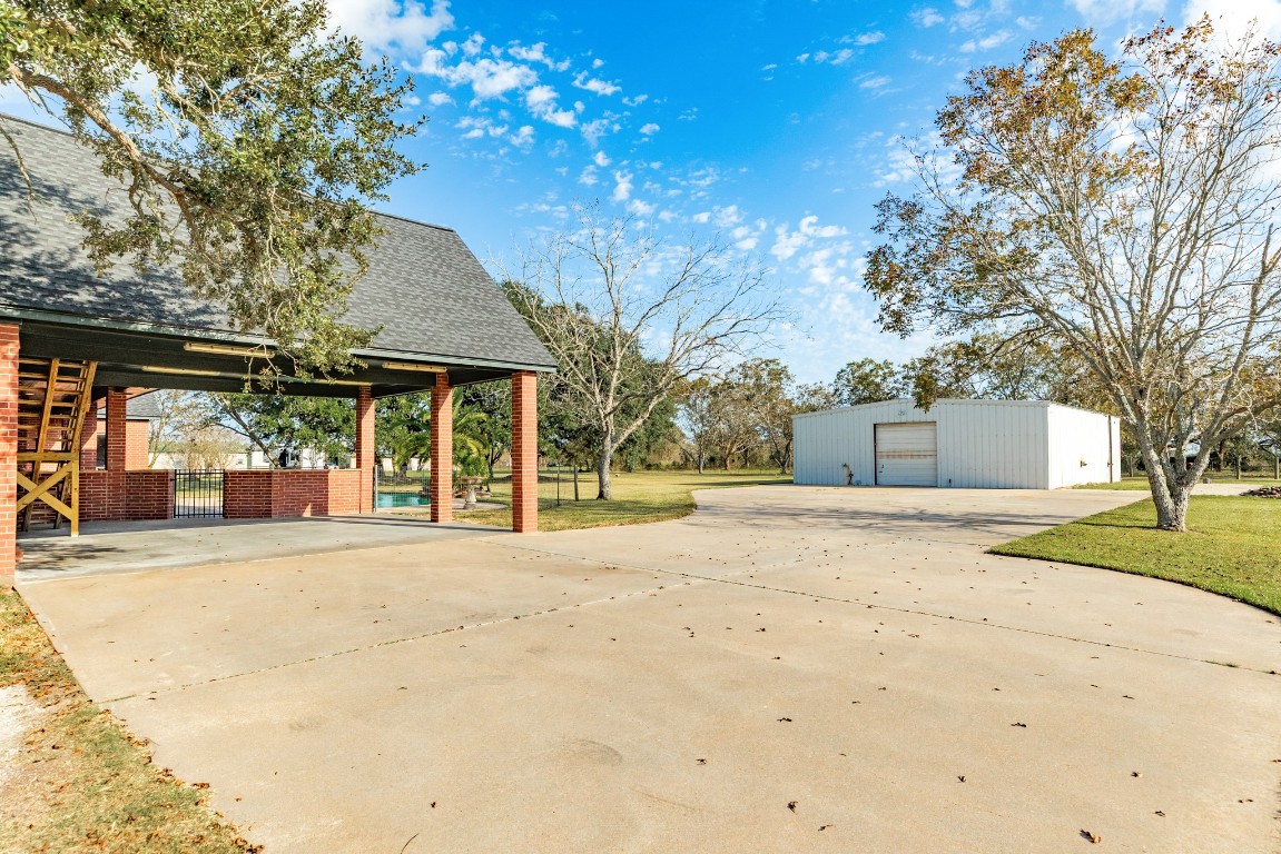 310 County Road 47 Angleton, TX 77515 - Photo 11 of 49