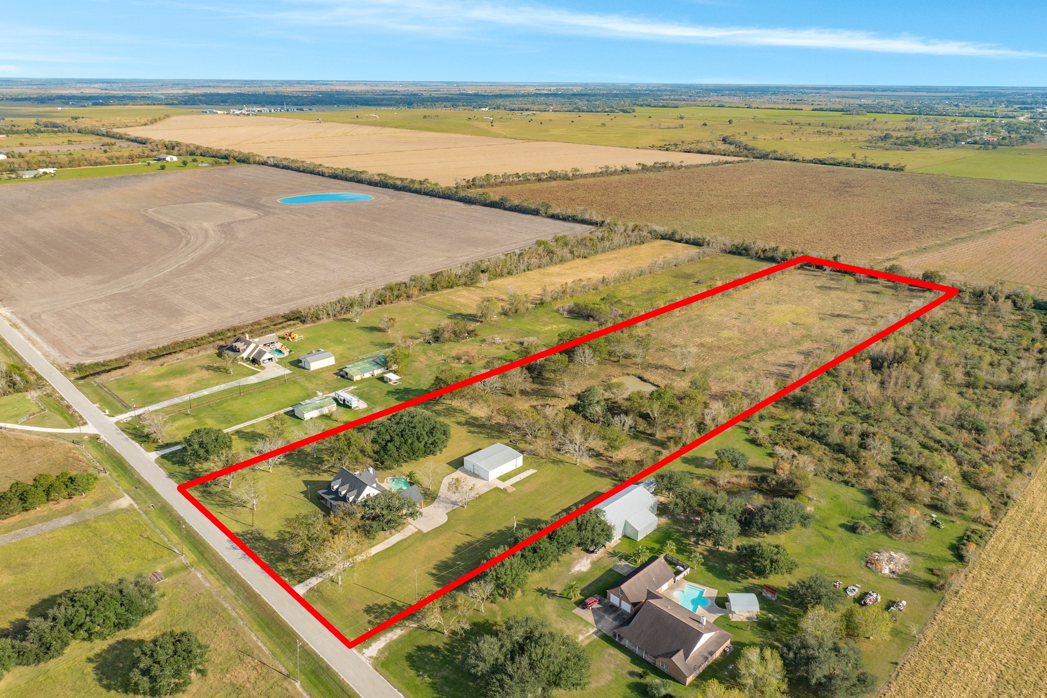 310 County Road 47 Angleton, TX 77515 - Photo 4 of 50 a view of an outdoor space