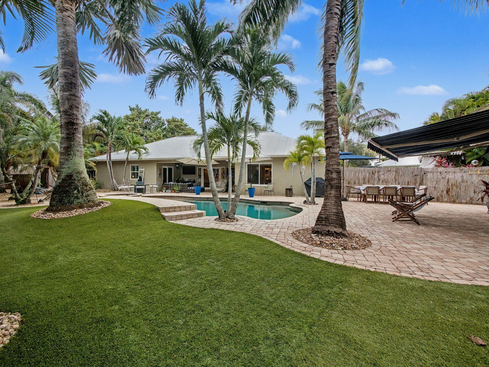 8121 Southeast Orchard Terrace Hobe Sound, FL 33455 - Photo 2 of 37 30-web-or-mls-025