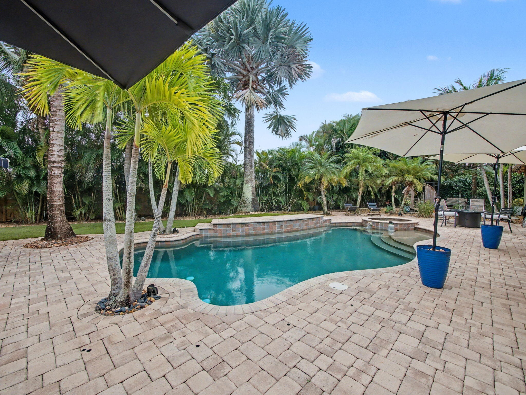 8121 Southeast Orchard Terrace Hobe Sound, FL 33455 - Photo 7 of 37 25-web-or-mls-024