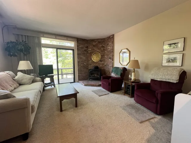 $1,900 | 834 Cove Drive, Grantham, NH 03753