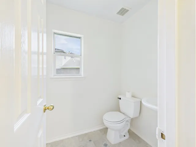 $289,000 | 8010 Fox Street, Baytown, TX 77523