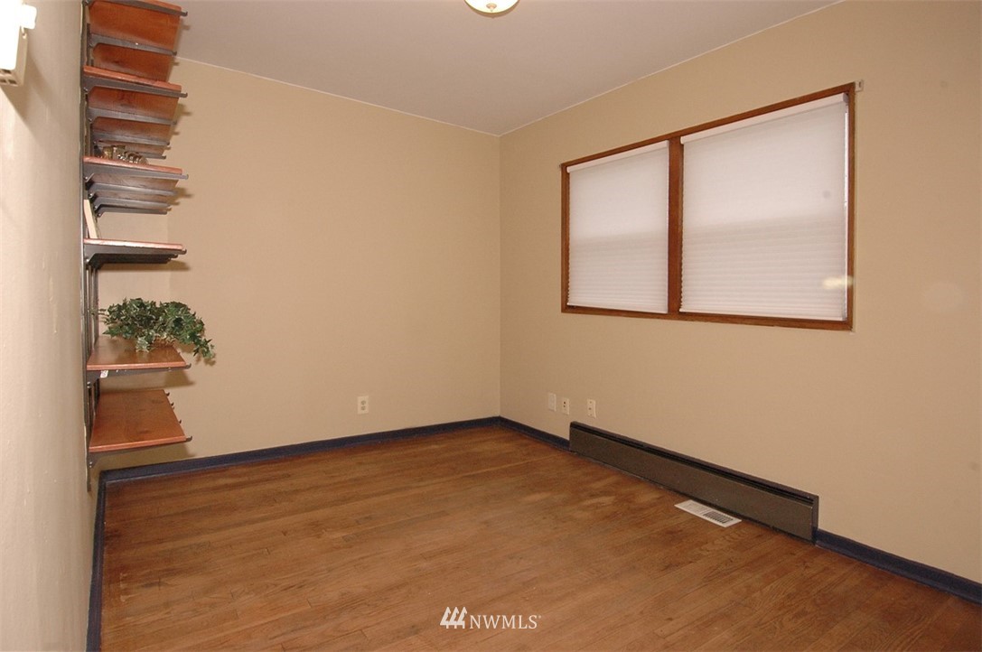 686 Camas Avenue Northeast Renton, WA 98056 - Photo 11 of 17 Gallery Image 11