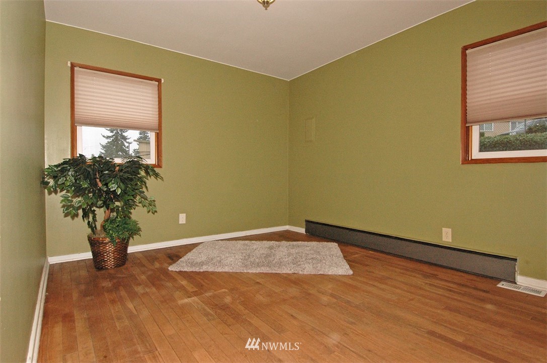686 Camas Avenue Northeast Renton, WA 98056 - Photo 12 of 17 Gallery Image 12