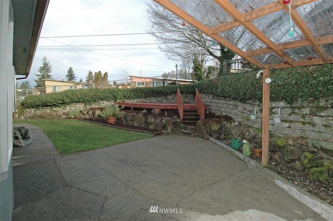 686 Camas Avenue Northeast Renton, WA 98056 - Photo 16 of 17 Gallery Image 16