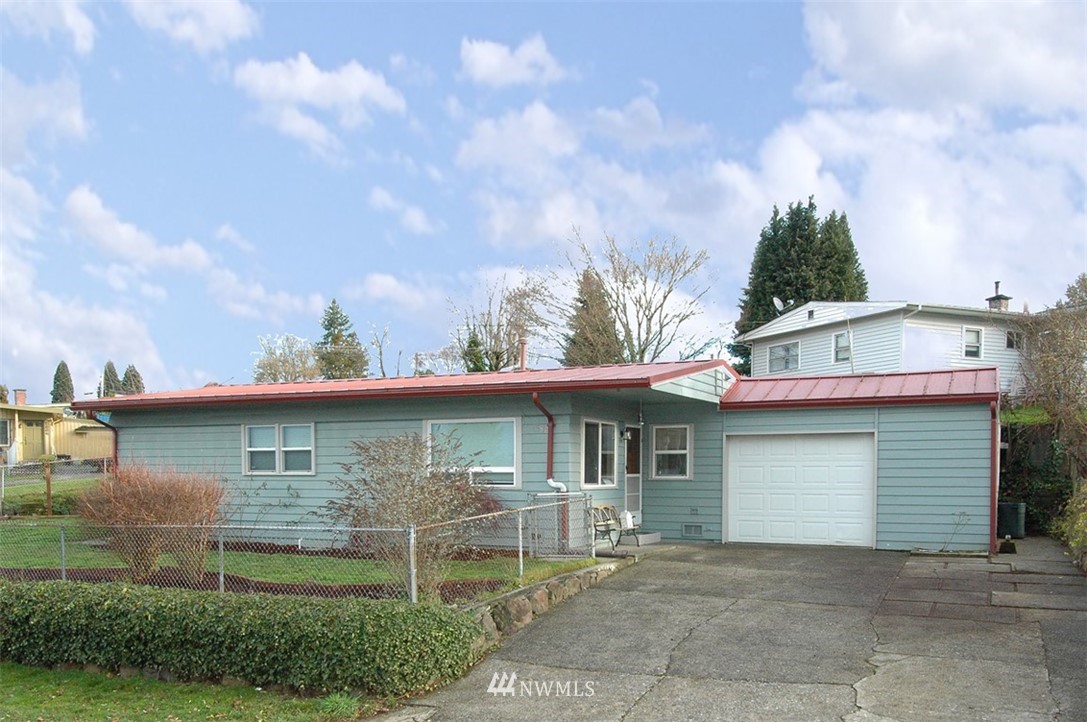 686 Camas Avenue Northeast Renton, WA 98056 - Photo 3 of 17 Gallery Image 3