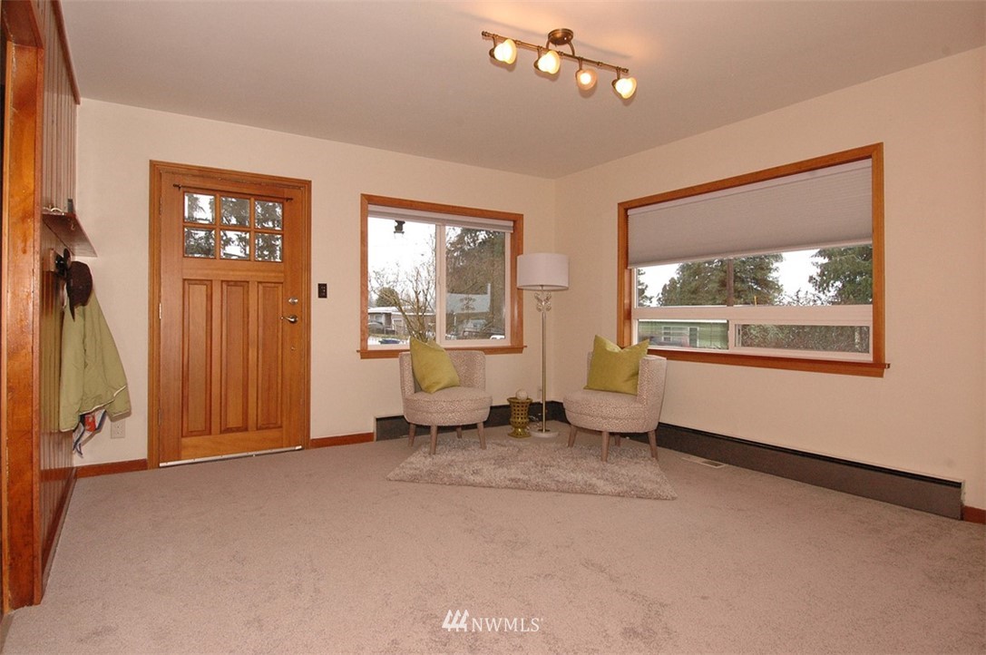 686 Camas Avenue Northeast Renton, WA 98056 - Photo 5 of 17 Gallery Image 5