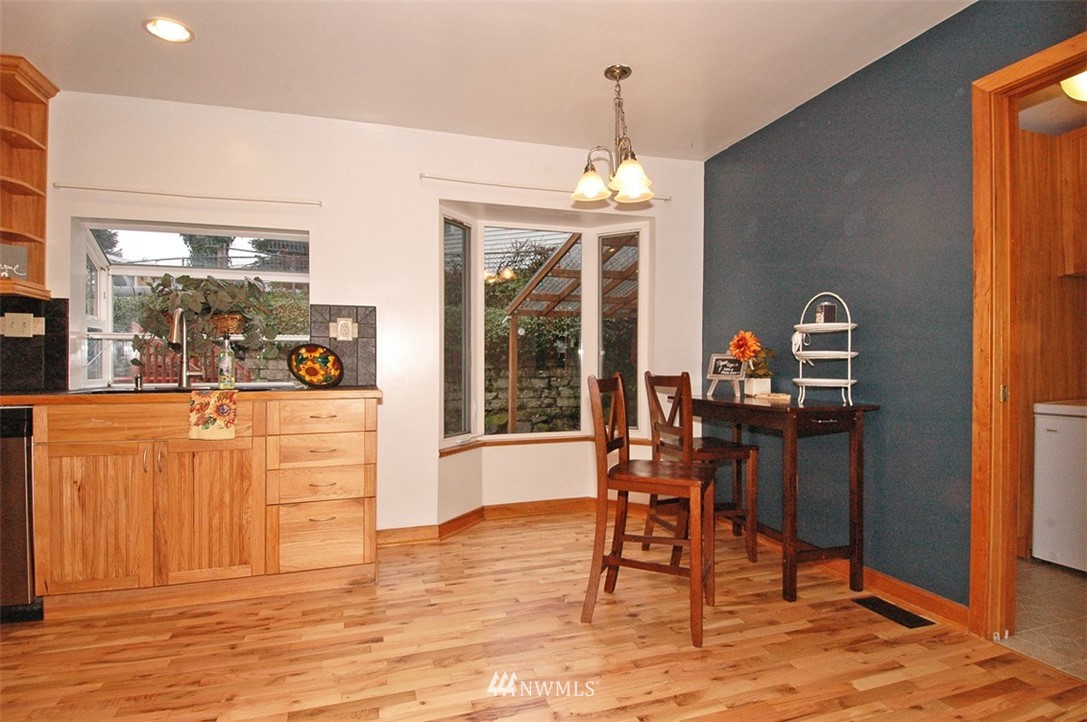686 Camas Avenue Northeast Renton, WA 98056 - Photo 8 of 17 Gallery Image 8